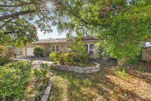 8404 SANDSTONE COURT, TAMPA, FL 33615 - MLS#MFRTB8498655