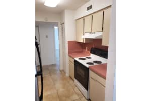 7526 NEEDLE LEAF PLACE, TAMPA, FL 33617 - MLS#MFRTB8498762