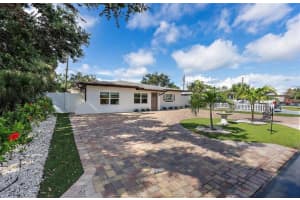 6750 FLAMINGO WAY, ST PETERSBURG, FL 33707 - MLS#MFRTB8498794