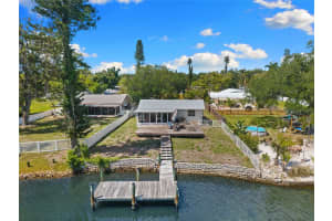 704 69TH AVENUE, BRADENTON, FL 34207 - MLS#MFRTB8499282