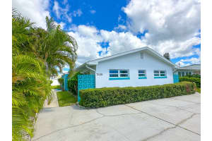 11295 1ST STREET, TREASURE ISLAND, FL 33706 - MLS#MFRTB8499441