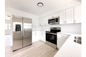 11295 1ST STREET, TREASURE ISLAND, FL 33706 - MLS#MFRTB8499441