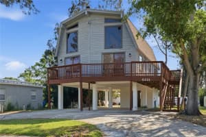 8221 RIVERSIDE DR NE, ST PETERSBURG, FL 33702 - MLS#MFRTB8499590