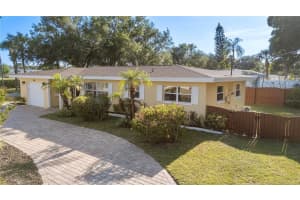 1110 Varona, BELLEAIR