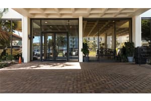 400 ISLAND WAY, CLEARWATER BEACH, FL 33767 - MLS#MFRTB8499684