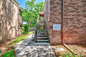 10453 CARROLLBROOK CIRCLE, TAMPA, FL 33618 - MLS#MFRTB8499700