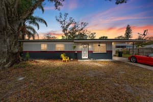 314 Country Club Dr, OLDSMAR