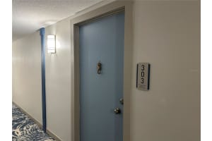 1 KEY CAPRI #303W, TREASURE ISLAND, FL 33706 - MLS#MFRTB8500044