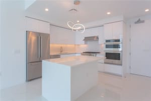 400 CENTRAL AVENUE, ST PETERSBURG, FL 33701 - MLS#MFRTB8500052