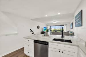 9472 TARA CAY COURT, SEMINOLE, FL 33776 - MLS#MFRTB8500257