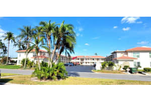 10351 Regal Dr #18, LARGO