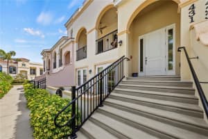 431 NOKOMIS AVENUE, VENICE, FL 34285 - MLS#MFRTB8500427