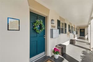 10340 CARROLLWOOD LANE, TAMPA, FL 33618 - MLS#MFRTB8500540