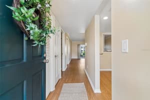 10340 CARROLLWOOD LANE, TAMPA, FL 33618 - MLS#MFRTB8500540