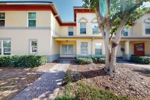 176 COQUINA BAY DR DRIVE, ST PETERSBURG, FL 33705 - MLS#MFRTB8500590