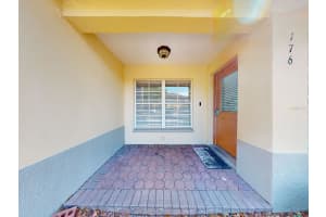 176 COQUINA BAY DR DRIVE, ST PETERSBURG, FL 33705 - MLS#MFRTB8500590