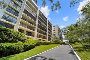 220 BELLEVIEW BOULEVARD, BELLEAIR, FL 33756 - MLS#MFRTB8500669