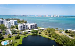 220 BELLEVIEW BOULEVARD, BELLEAIR, FL 33756 - MLS#MFRTB8500669