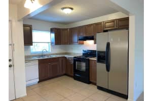 2814 SOMERSET PARK DRIVE, TAMPA, FL 33613 - MLS#MFRTB8500879