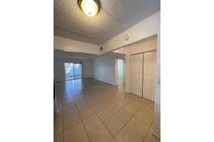 2814 SOMERSET PARK DRIVE, TAMPA, FL 33613 - MLS#MFRTB8500879