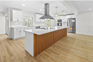 5700 BAYOU GRANDE BOULEVARD, ST PETERSBURG, FL 33703 - MLS#MFRTB8500937