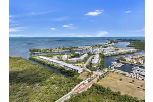 3202 MANGROVE POINT DRIVE, RUSKIN, FL 33570 - MLS#MFRTB8501037