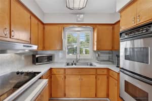 1610 VALENCIA DRIVE, LARGO, FL 33778 - MLS#MFRTB8501038