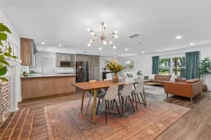 2540 LAKE ELLEN CIRCLE, TAMPA, FL 33618 - MLS#MFRTB8501087