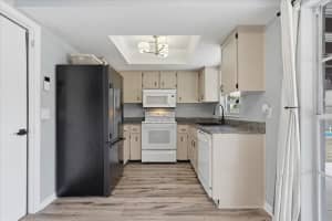 8913 WOOD LAKE COURT, NEW PORT RICHEY, FL 34653 - MLS#MFRTB8501191