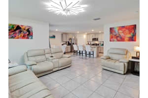 1202 TAHITIAN SUNRISE DRIVE, PLANT CITY, FL 33565 - MLS#MFRTB8501210
