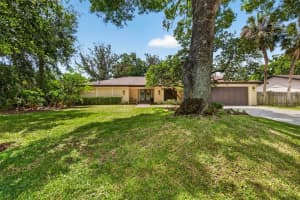 817 BANNOCKBURN AVENUE, TEMPLE TERRACE, FL 33617 - MLS#MFRTB8501252