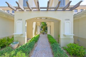 1330 EMERALD DUNES DRIVE, SUN CITY CENTER, FL 33573 - MLS#MFRTB8501258