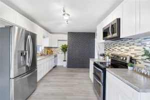 8510 SEMINOLE AVENUE, TAMPA, FL 33604 - MLS#MFRTB8501273