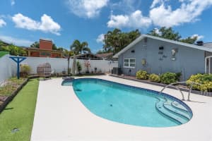 12107 72ND WAY, LARGO, FL 33773 - MLS#MFRTB8501343
