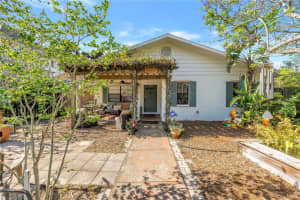 216 16th Ave Se, ST PETERSBURG