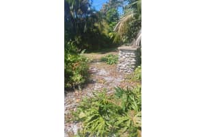 498 BAYVIEW DRIVE, ST PETERSBURG, FL 33704 - MLS#MFRTB8501432