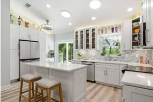 2221 CORONADA WAY, ST PETERSBURG, FL 33712 - MLS#MFRTB8501544
