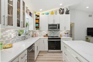 2221 CORONADA WAY, ST PETERSBURG, FL 33712 - MLS#MFRTB8501544