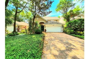 2214 GREEN OAKS LANE, TAMPA, FL 33612 - MLS#MFRTB8501586