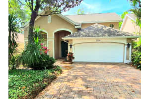 2214 GREEN OAKS LANE, TAMPA, FL 33612 - MLS#MFRTB8501586