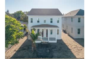 2915 12th St N, ST PETERSBURG