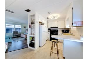 10193 LAKE DRIVE, LARGO, FL 33773 - MLS#MFRTB8501696