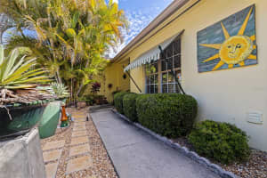 6848 16TH WAY, ST PETERSBURG, FL 33712 - MLS#MFRTB8501944