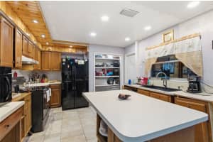 7427 EASTVIEW PLACE, LAKELAND, FL 33810 - MLS#MFRTB8502054