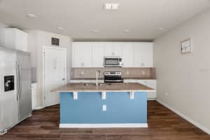 884 CAMBRIDGE DRIVE, WINTER HAVEN, FL 33881 - MLS#MFRTB8502061