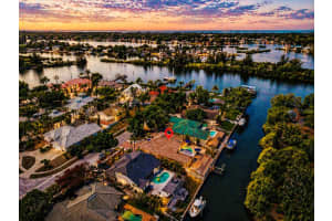 1114 Marina Dr, TARPON SPRINGS