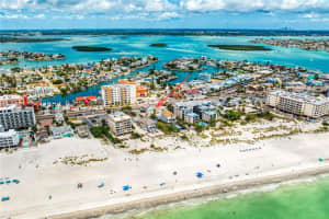 13095 Gulf Ln, MADEIRA BEACH