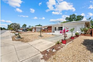 2124 GREENBRIAR BOULEVARD, CLEARWATER, FL 33763 - MLS#MFRTB8502677