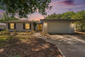 851 Rolling Woods Ln, LAKELAND