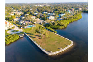 608 WINDRUSH BAY DRIVE, TARPON SPRINGS, FL 34689 - MLS#MFRTB8503076